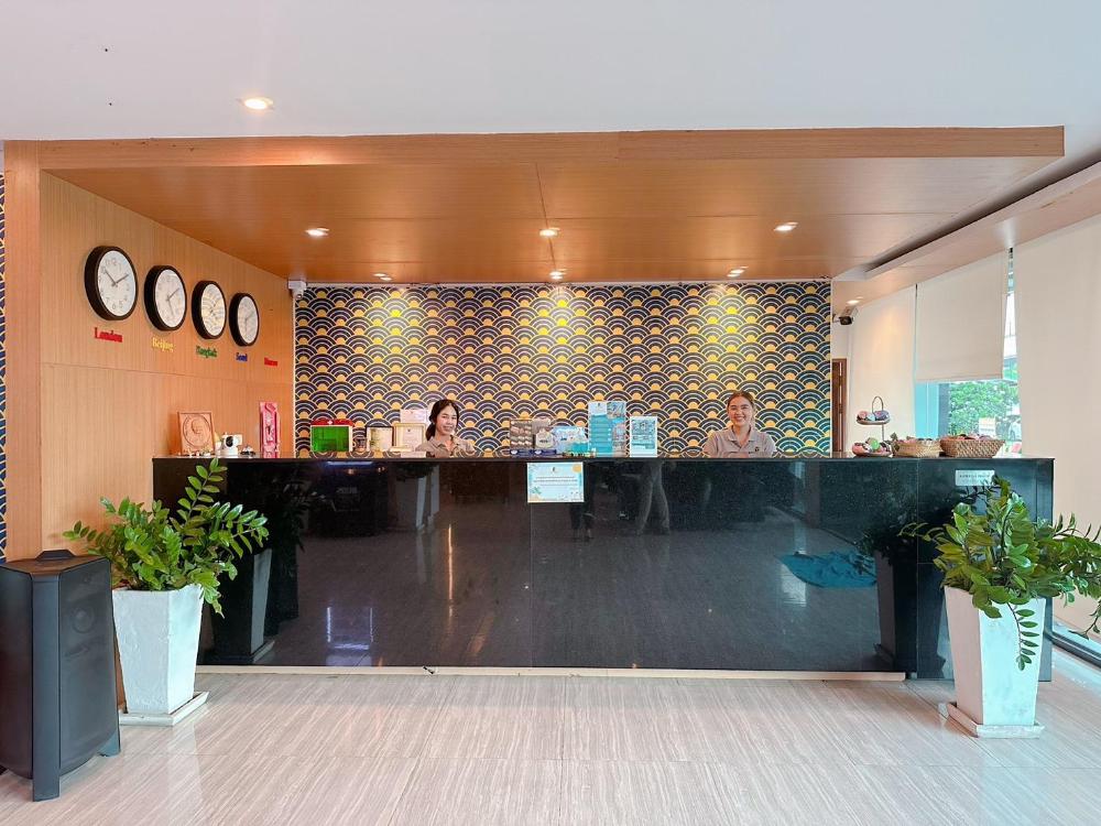golden dragon beach resort pattaya bang lamung