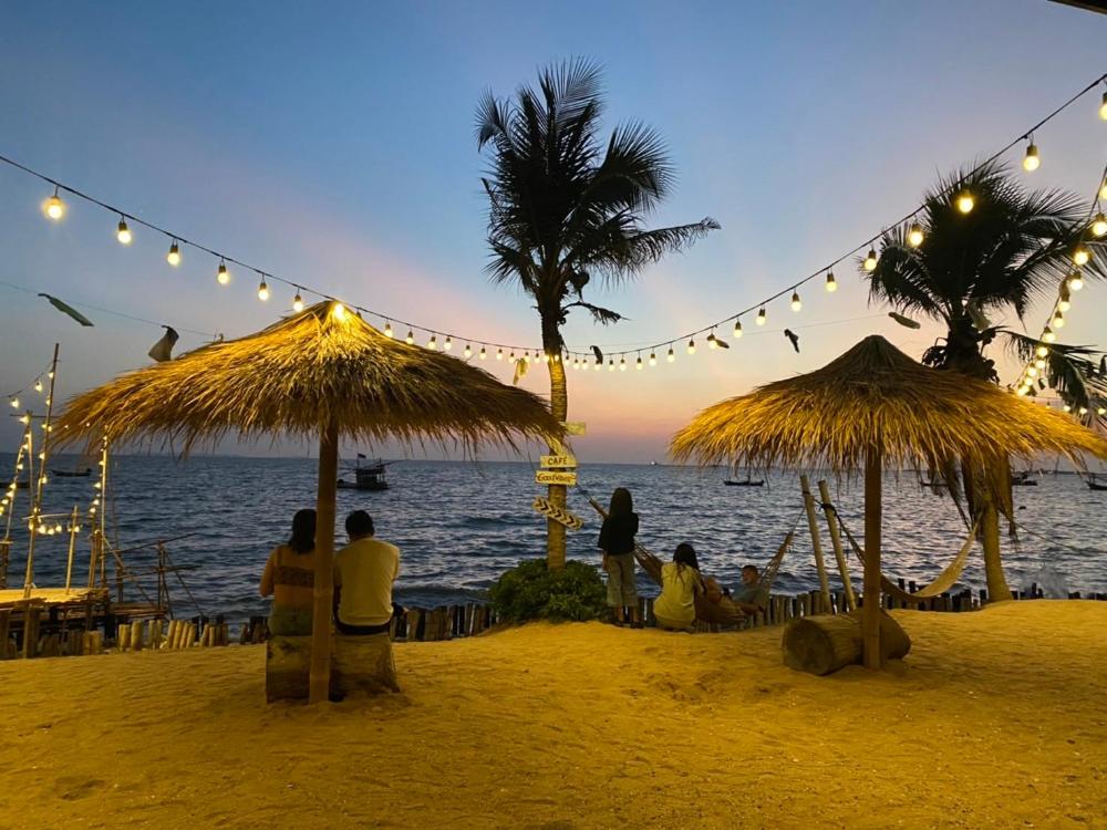 golden dragon beach resort pattaya bang lamung