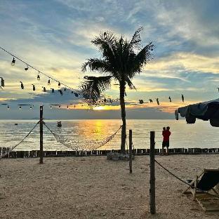 golden dragon beach resort pattaya bang lamung