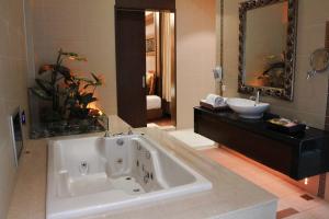 amain boutique motel tucheng