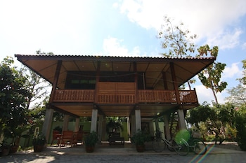 little teak home stay