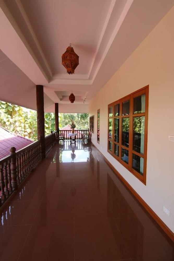 little teak home stay