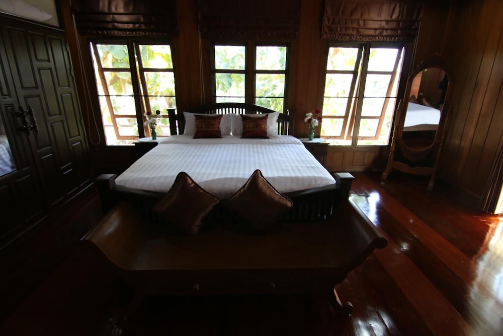 little teak home stay