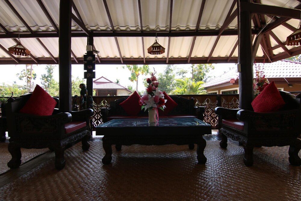 little teak home stay