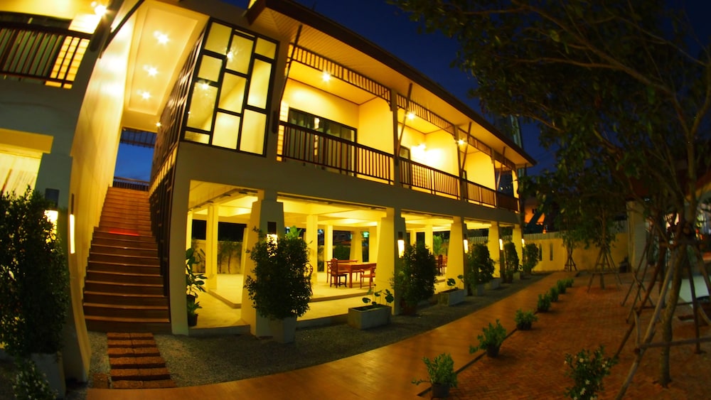 lotusland resort