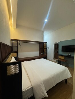 and living hotel
