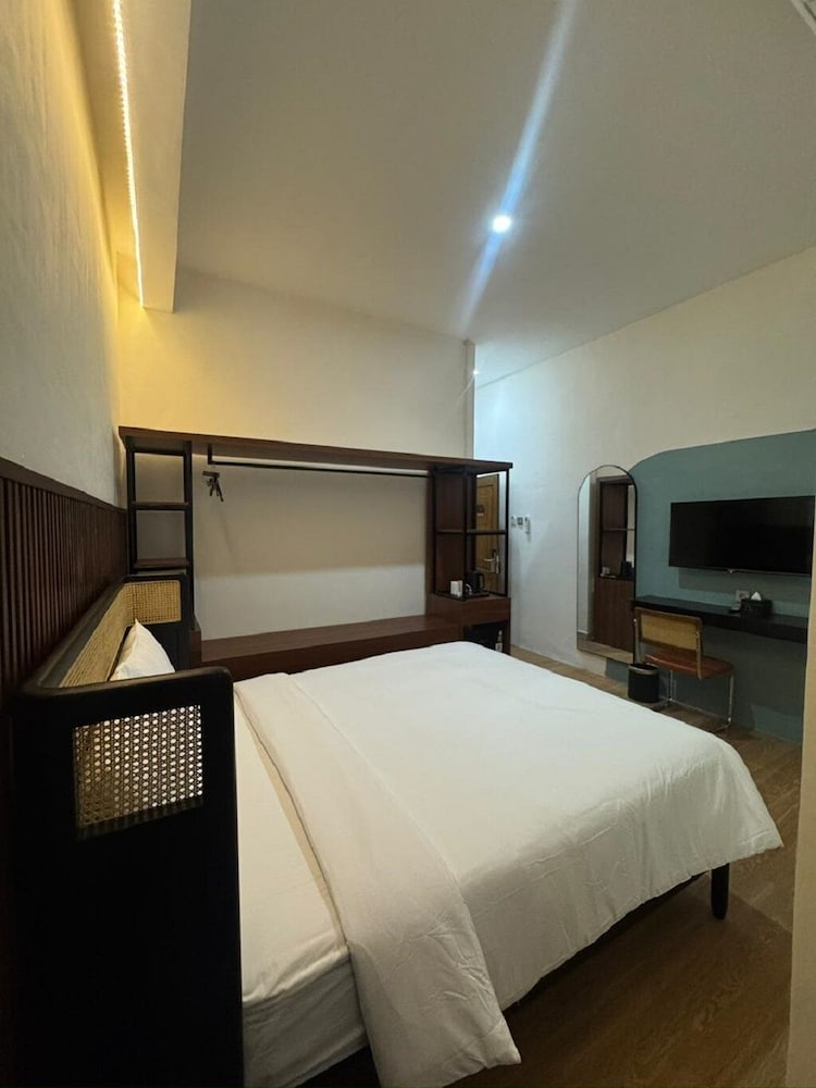 and living hotel