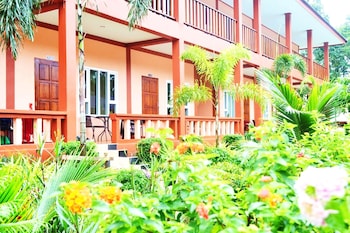 peaceful resort koh lanta