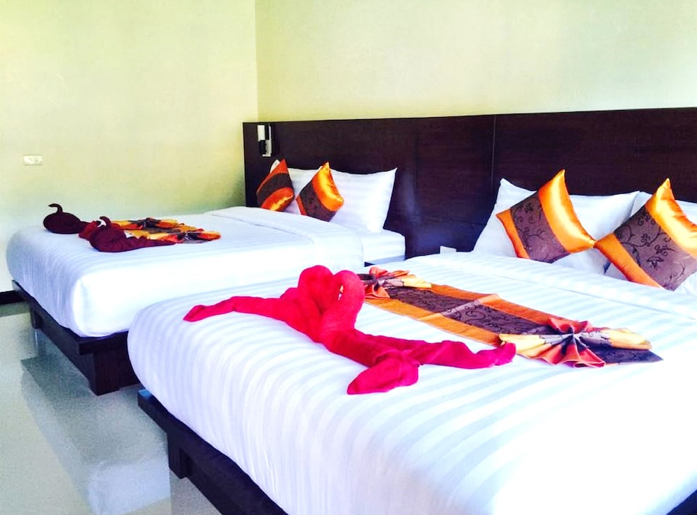 peaceful resort koh lanta