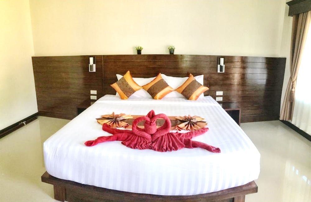 peaceful resort koh lanta