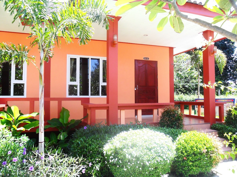 peaceful resort koh lanta