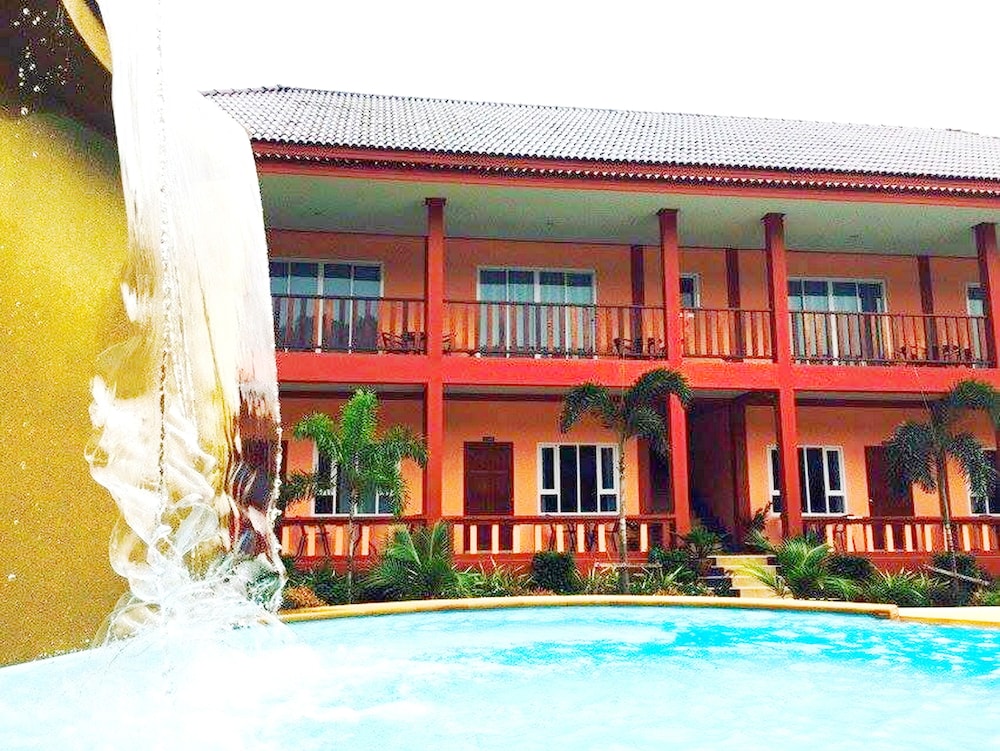 peaceful resort koh lanta