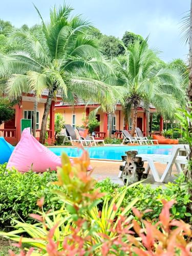 peaceful resort koh lanta