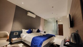 The Blues Hotel Golden Glory Rajkot,Dhebar Rd Vv Commercial Complex,2 star