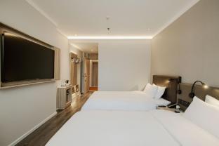 hanting hotel weinan railway station