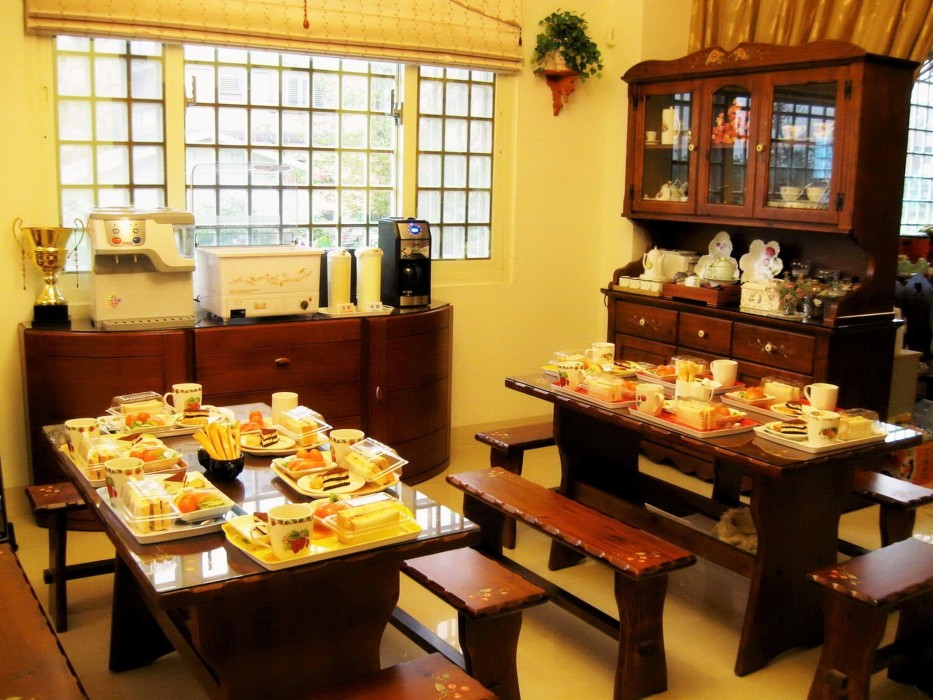 evergreen garden home