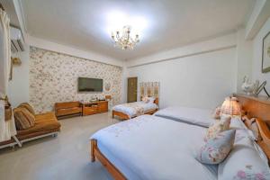 evergreen garden home