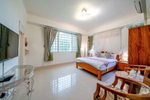 evergreen garden home