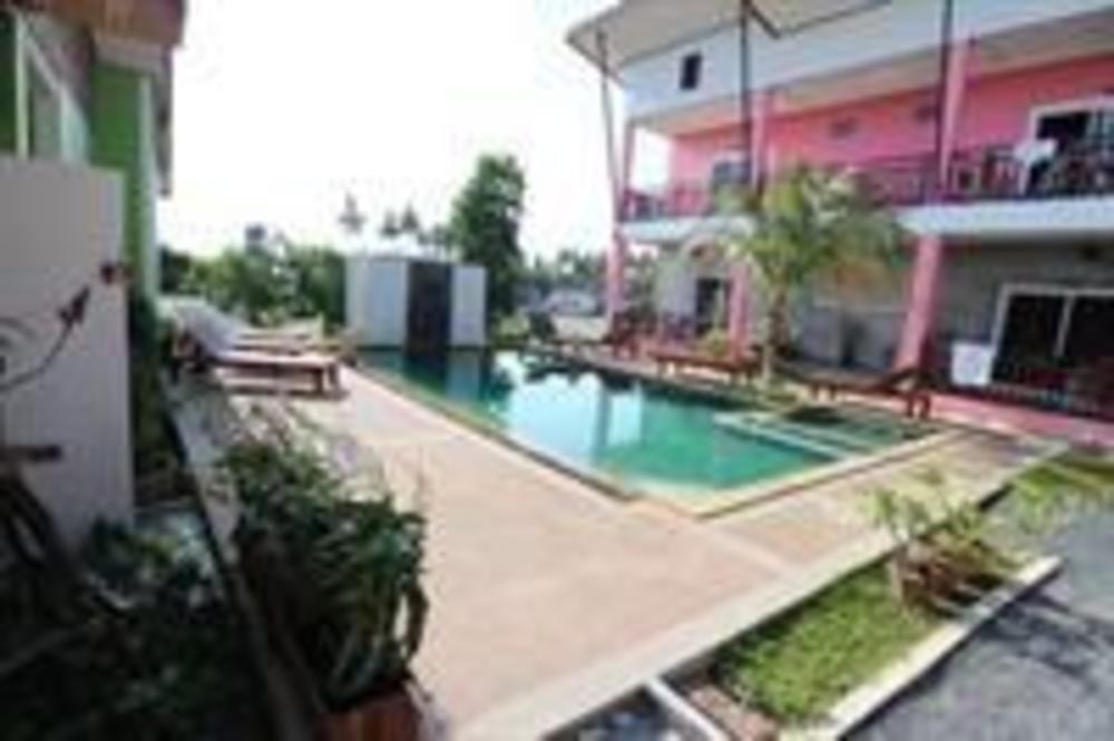 pinky bungalows resort