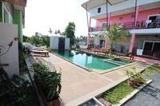 pinky bungalows resort