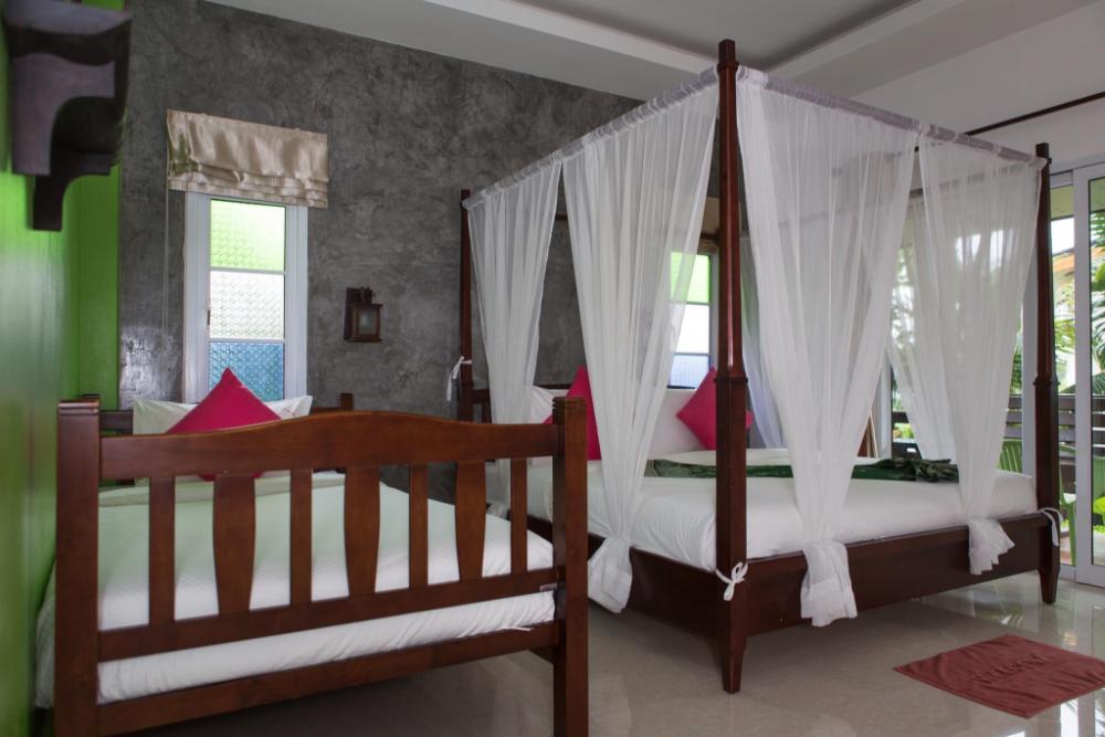 pinky bungalows resort