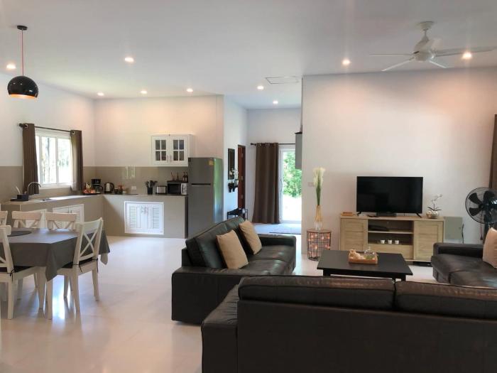 pinky bungalows resort