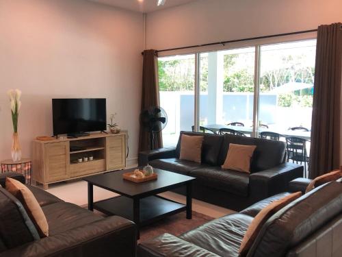 pinky bungalows resort