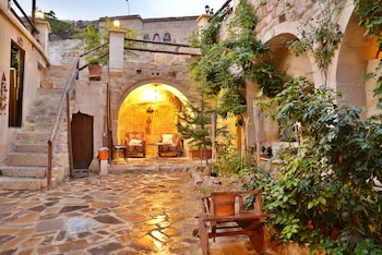 antik cave house special class