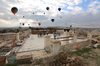 antik cave house special class