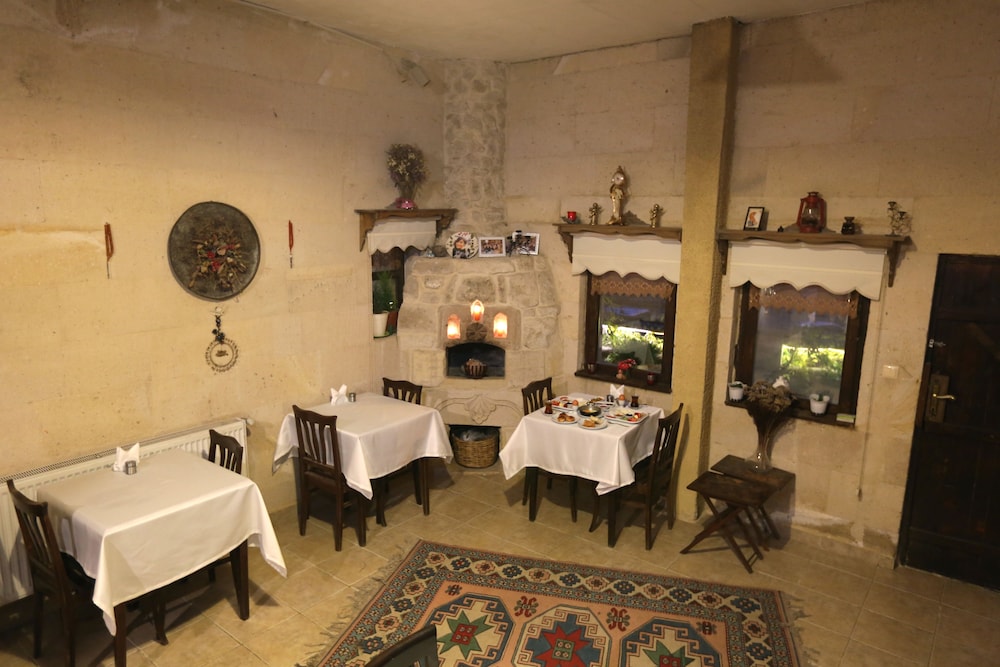 antik cave house special class