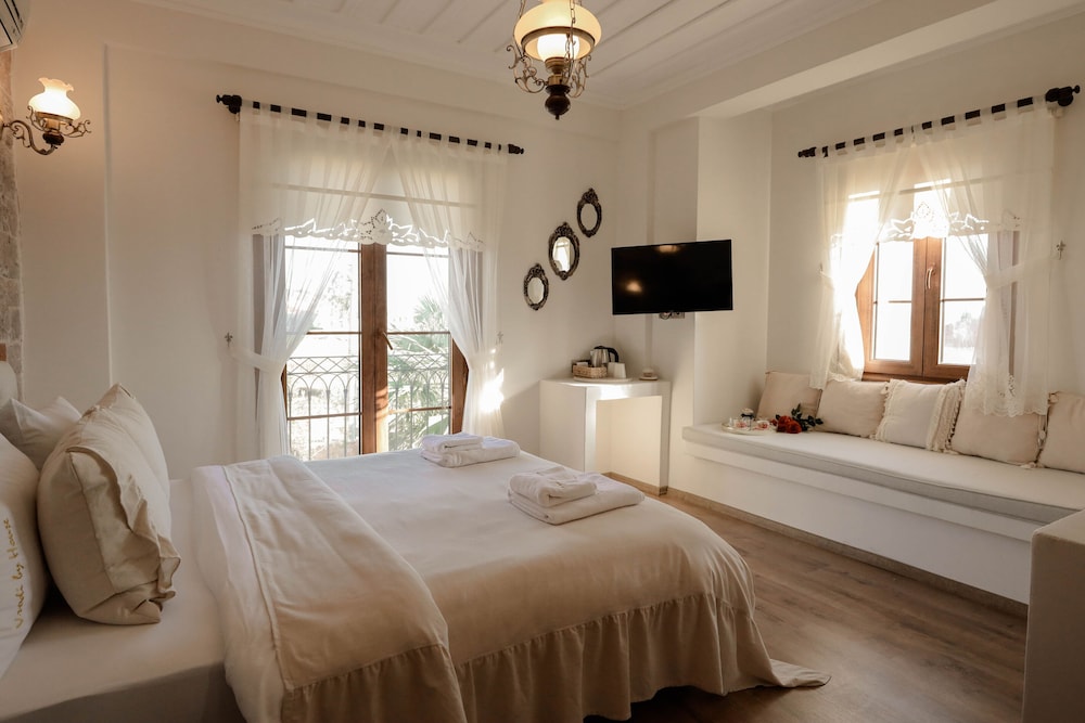cunda vrodi by house 10adulty only