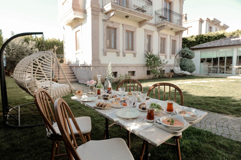 cunda vrodi by house 10adulty only