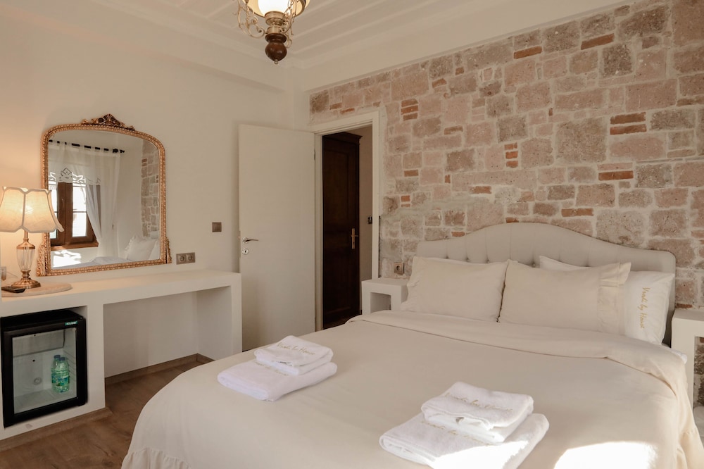 cunda vrodi by house 10adulty only