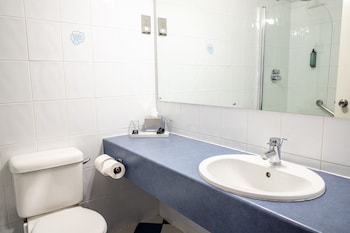 tiverton hotel lounge and venue