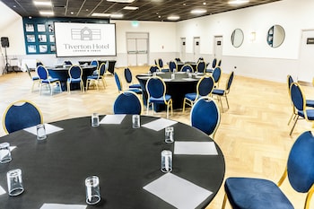 tiverton hotel lounge and venue