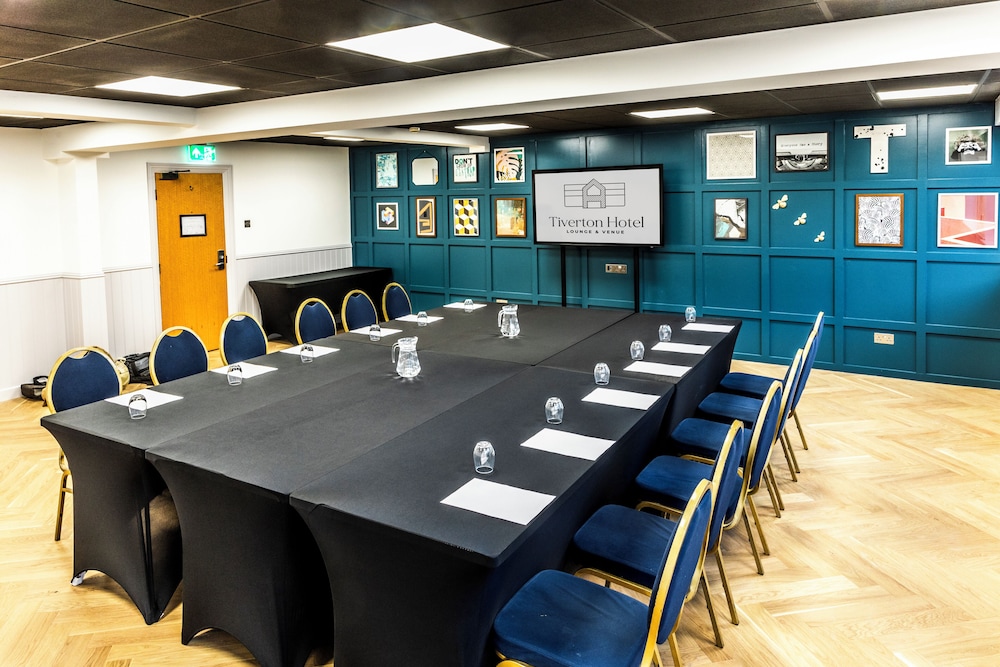 tiverton hotel lounge and venue