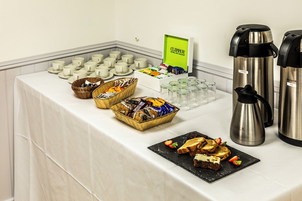 tiverton hotel lounge and venue