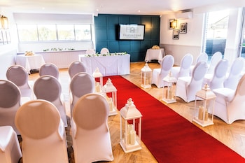tiverton hotel lounge and venue