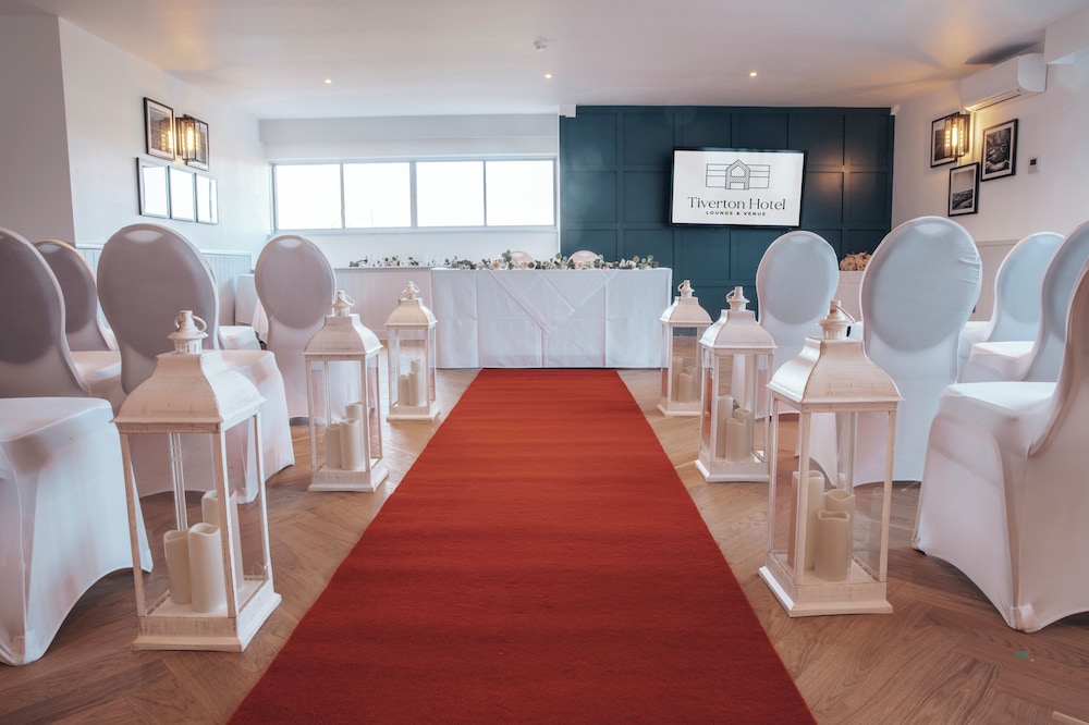tiverton hotel lounge and venue