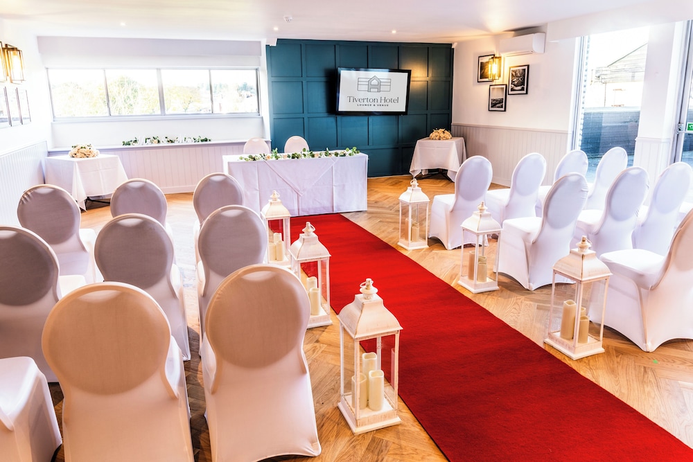 tiverton hotel lounge and venue