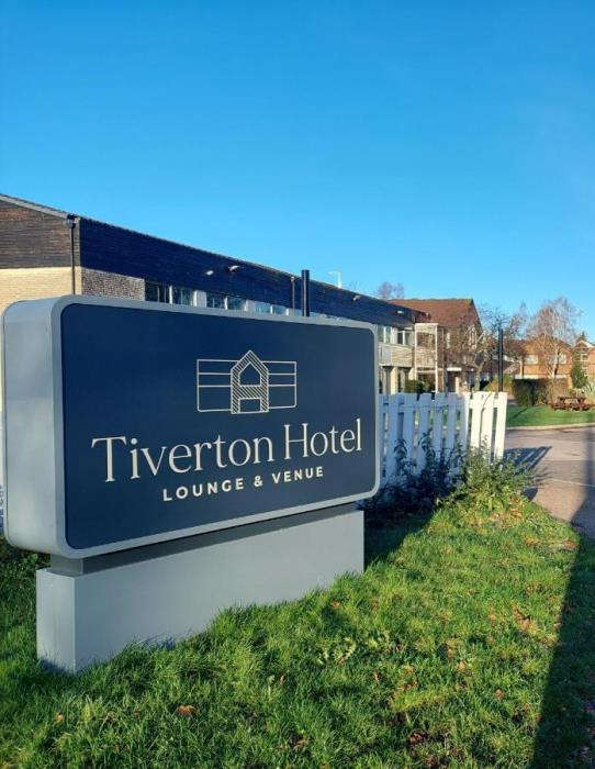 Tiverton Hotel Lounge & Venue,Exeter>>Devon,3 star