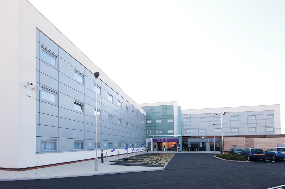premier inn liverpool john lennon airport