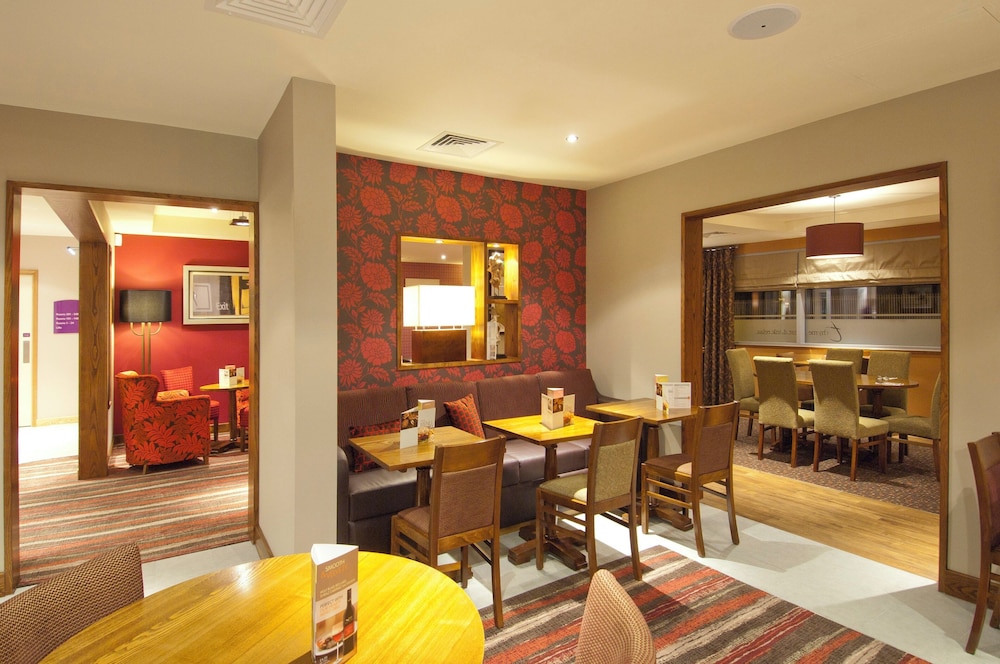 premier inn liverpool john lennon airport