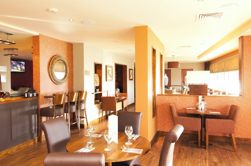 premier inn liverpool john lennon airport