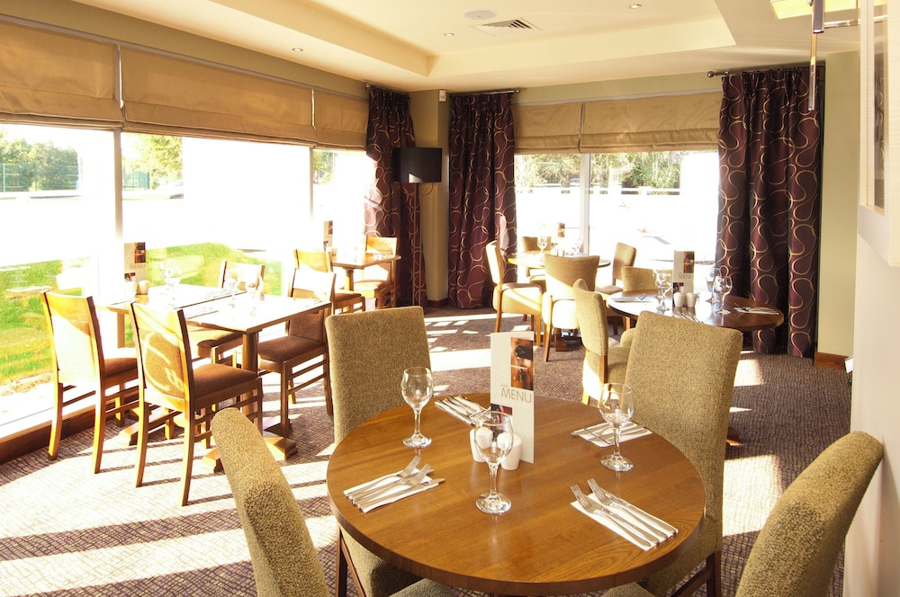 premier inn liverpool john lennon airport