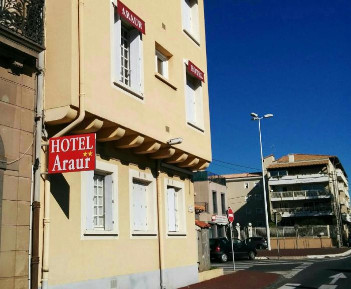 hotel araur
