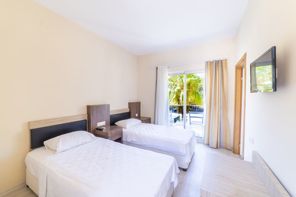 adrasan beltom beach hotel