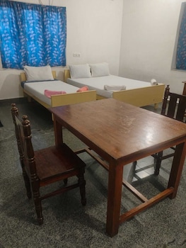 Baba Guest House,No 5 Othavadai Street,2 star