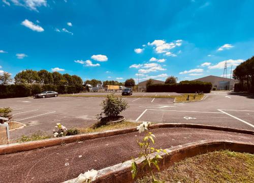 Hotel Le Forestia,Loiret>>Chalette-Sur-Loing,2 star