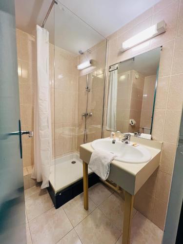 Hotel Le Forestia,Loiret>>Chalette-Sur-Loing,2 star